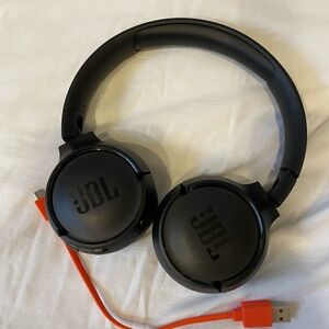 JBL TUNE510BT Black Wireless Headphones